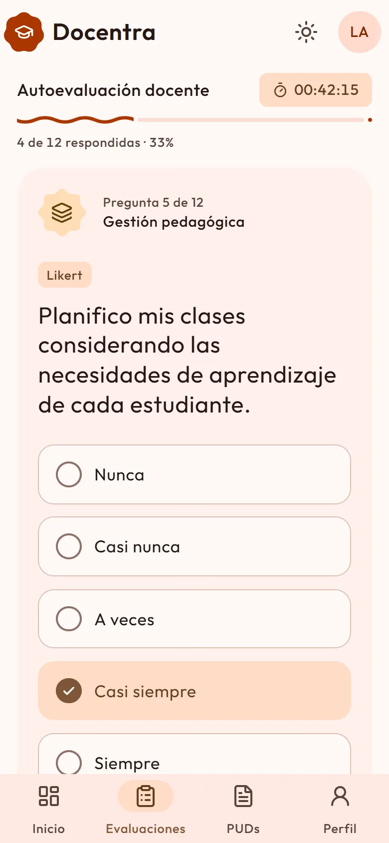 App para docentes respondiendo una evaluación desde el celular